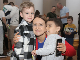 Ольга Бабенко організувала святковий концерт для діток наших захисників