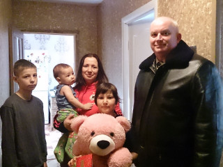 Игорь Криворотний поздравил многодетную семью с наступающим Новым Годом