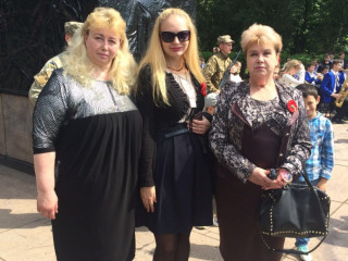 В Дзержинском районе депутаты посетили церемонию возложения цветов к Братской могиле