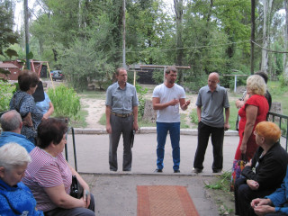 Члены объединения «ЗА РІДНЕ МІСТО» проводят встречи в Долгинцевском районе.