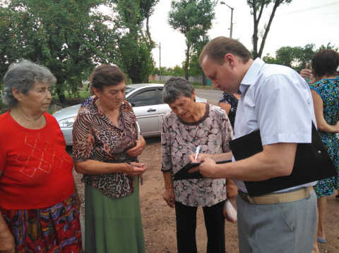 Руководитель районной организации Игорь Вовкозуб провел выездную встречу с жителями улицы Мудрости