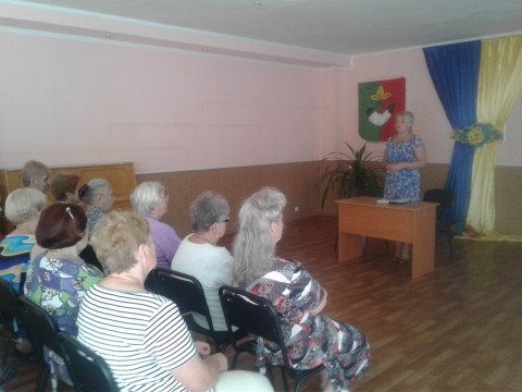 Леся Стрембицкая провела информационную встречу с отдыхающими дневного отделения Территориального центра