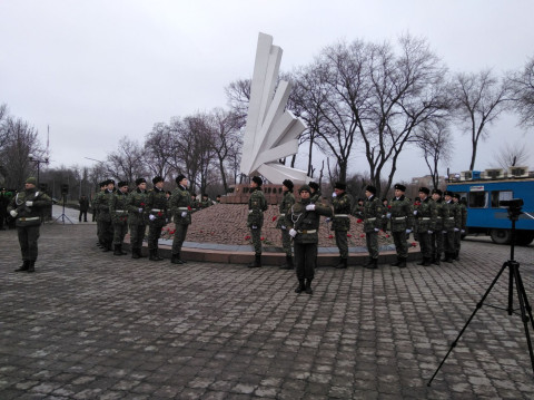 У парку «Ювілейний» біля пам'ятника загиблим воїнам-інтернаціоналістам відбувся мітинг-реквієм
