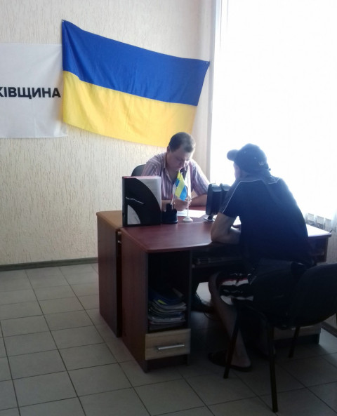 Консультации и ответы получили жители Ингулецкого района на приеме депутата Евгения Анистратенко