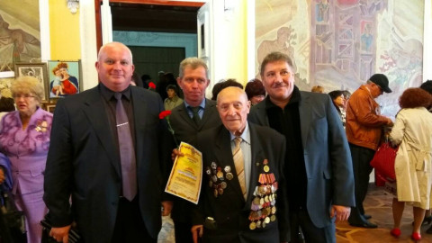 Саксаганский район поздравил ветеранов труда