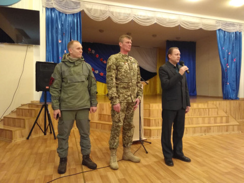 Бійці батальйону «Кривбас» поділилися зі школярами цікавою і цінною інформацією