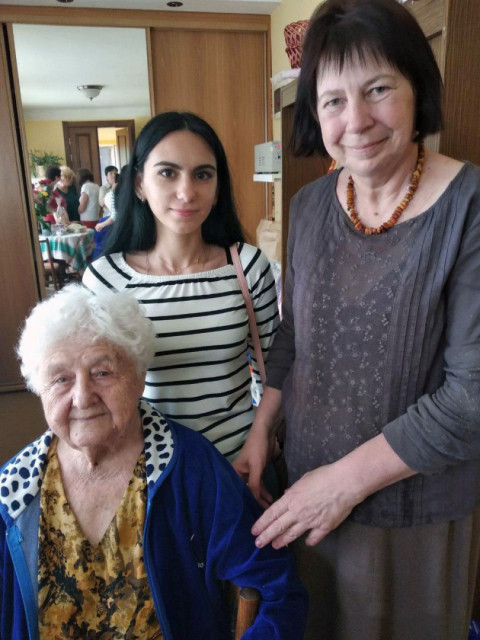 90 + еще один. Почетная жительница Саксаганского района отметила день рождение в кругу друзей